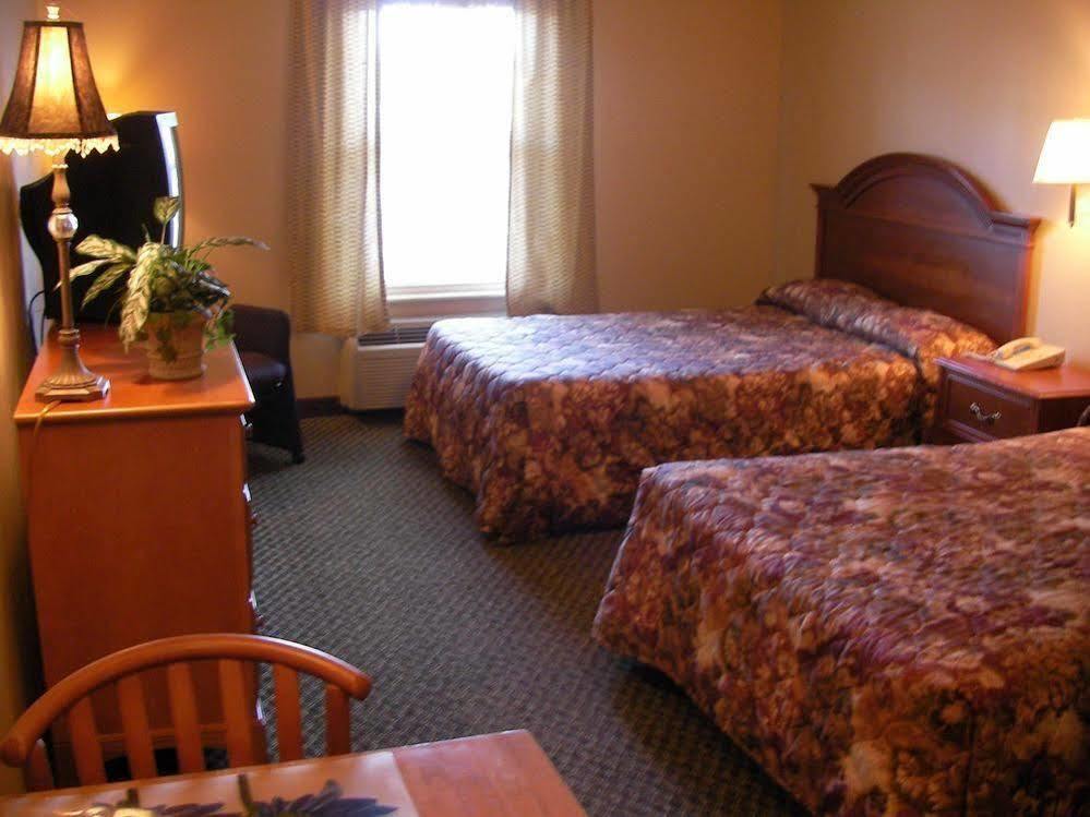 Ramada By Wyndham Sellersburg/louisville North Hotel Sellersburg